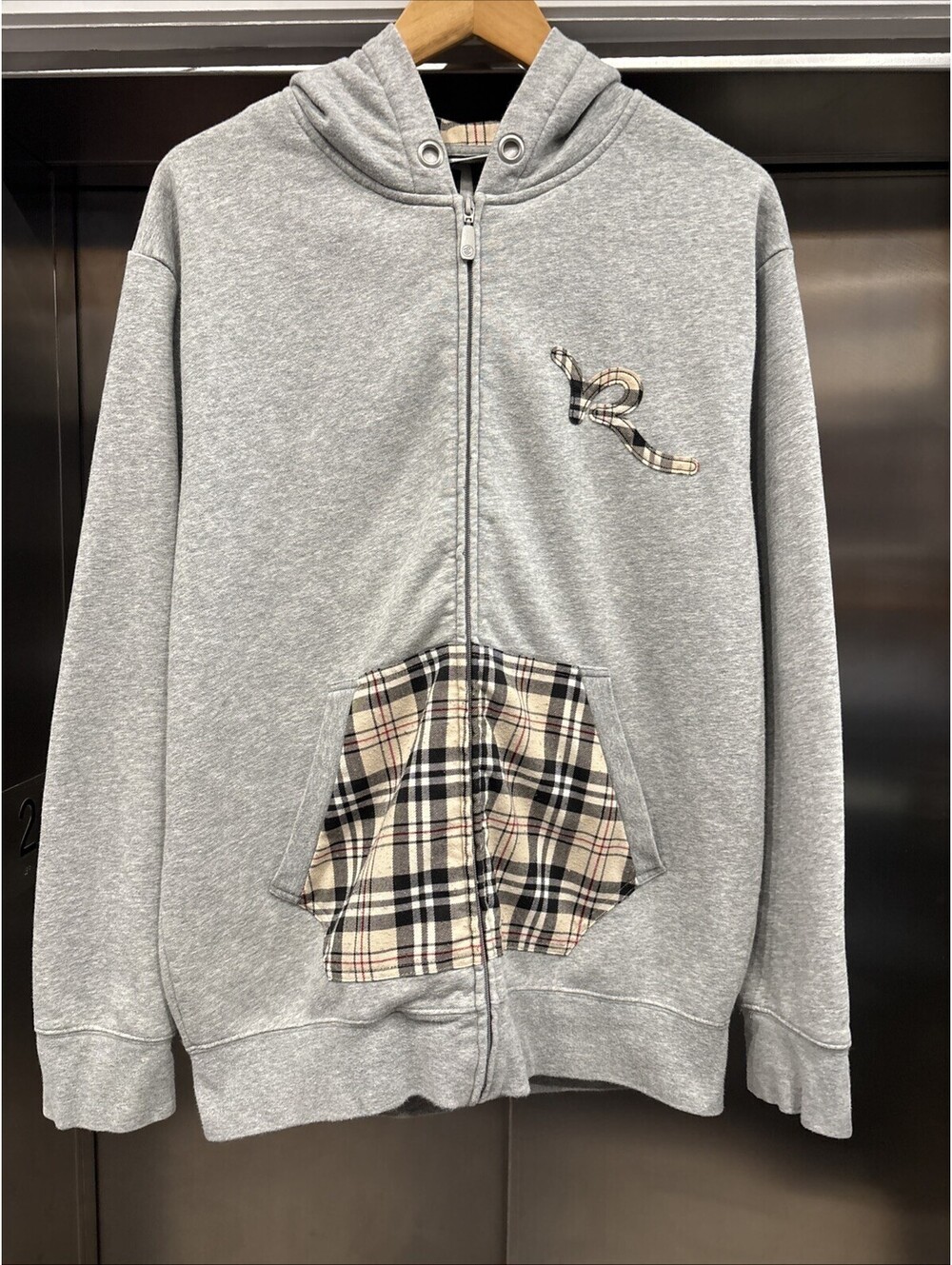Rocawear Y2K Grey Burberry Baggy Hip Hop Sweater sz L